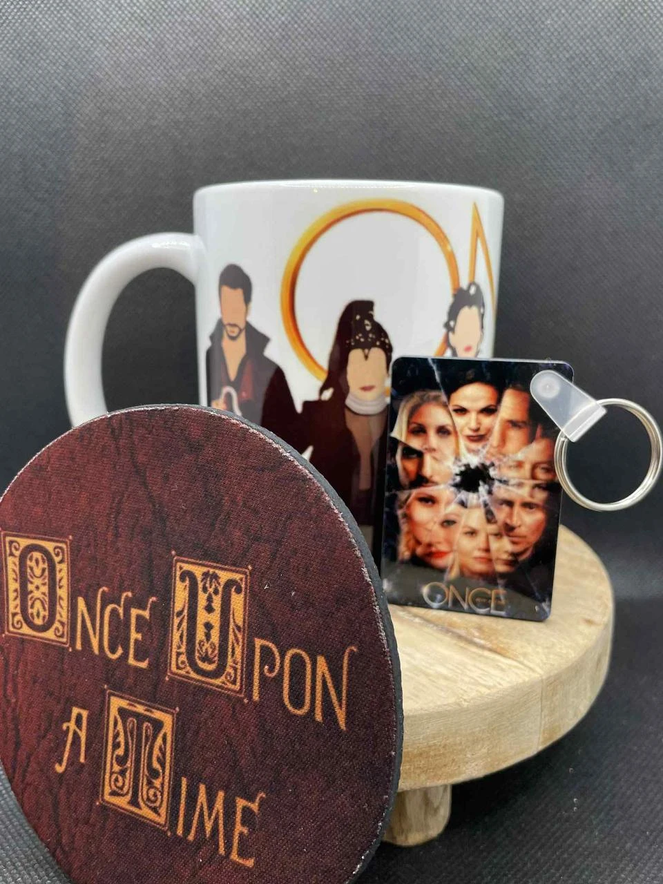 đ Coffret Mug â Mug + Porte-clĂ©s + Dessous de Tasse â Once Upon a Time âšđ°